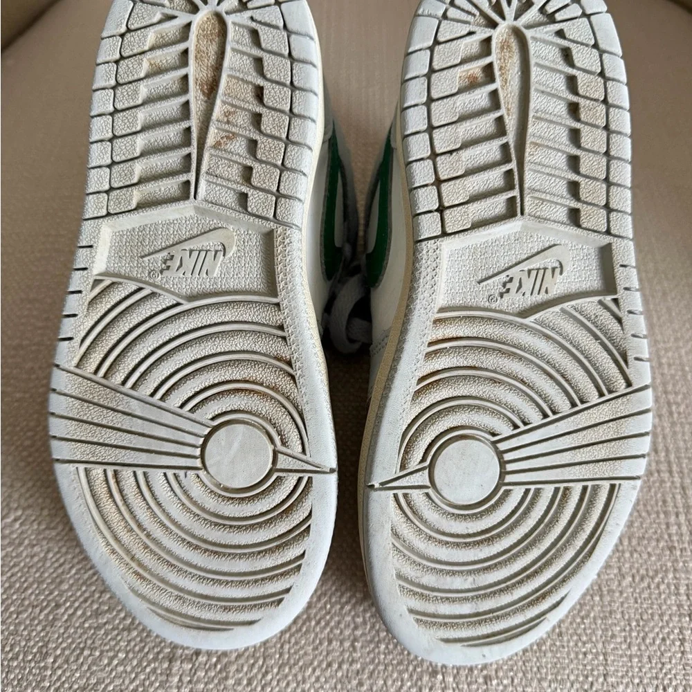 Nike Kids' Low-Top Sneakers in White and Green